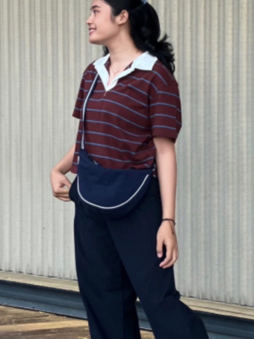 Uniqlo | Bag | Round Mini Shoulder Bag Striped Navy - Picture 4 of 9